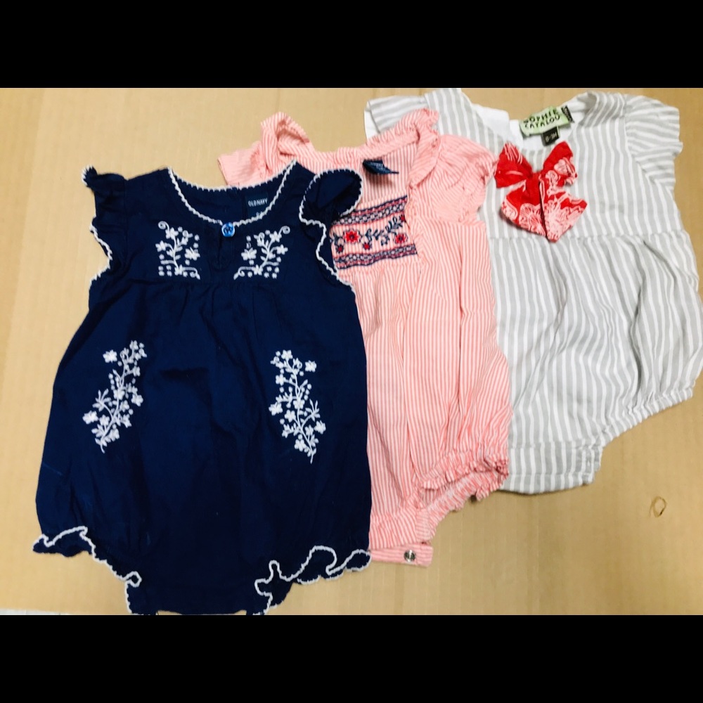0-3 Month Baby Girl Romper Bundle
Set of 3!